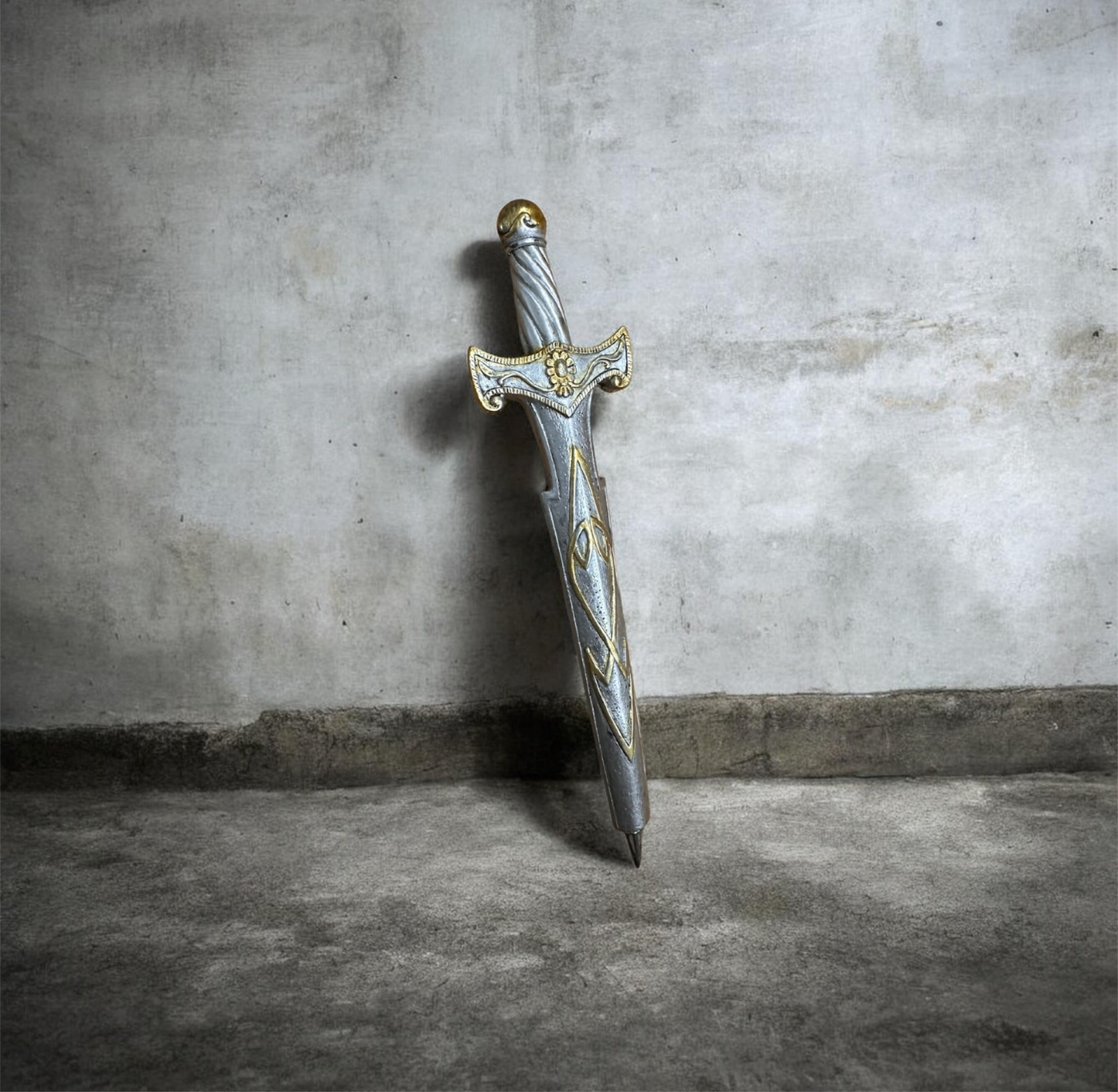 Pen: Sword