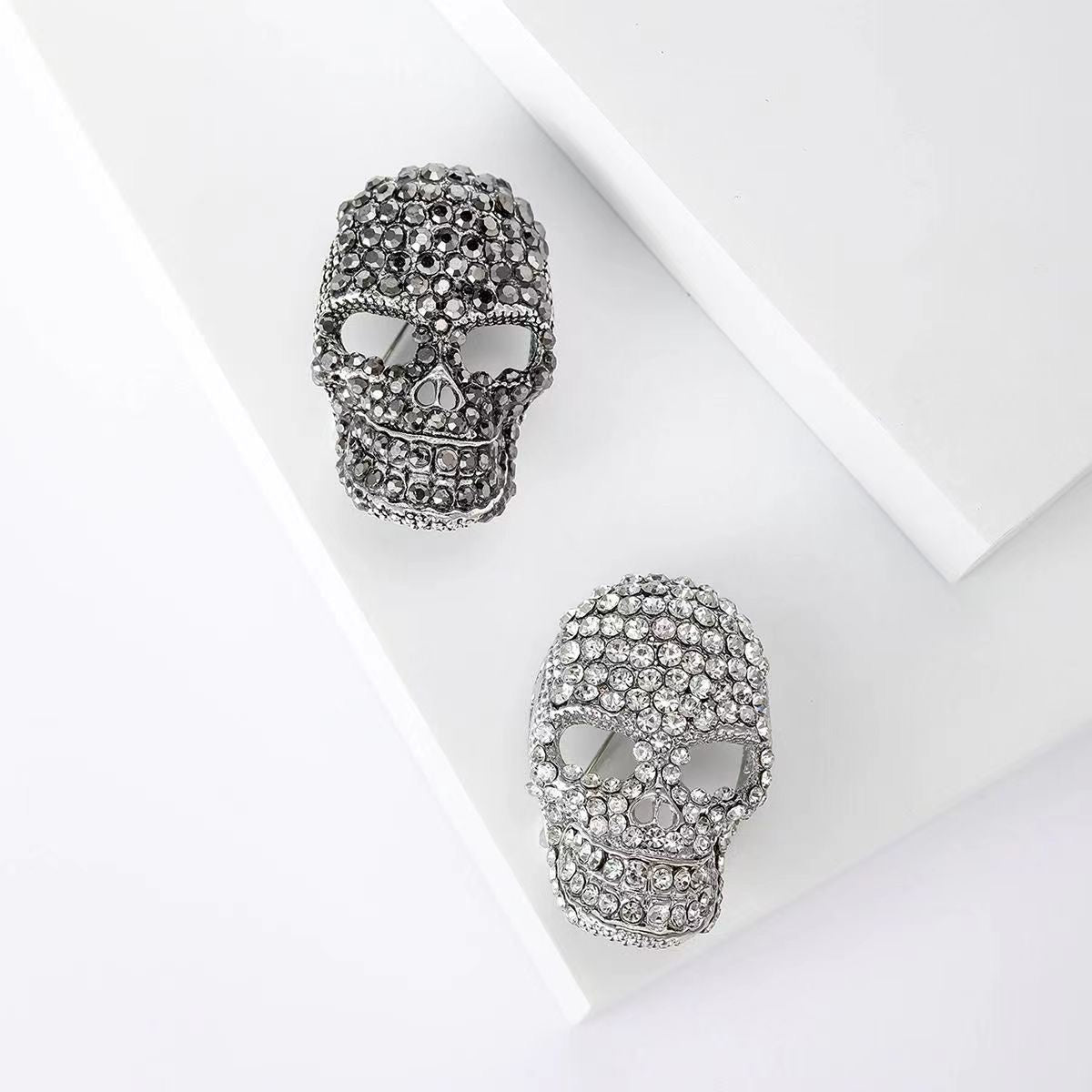 Brooch: Skull