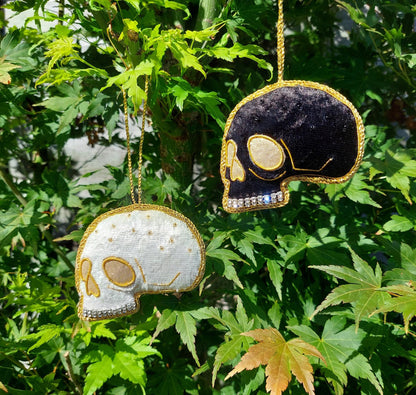 Decoration: White Skull