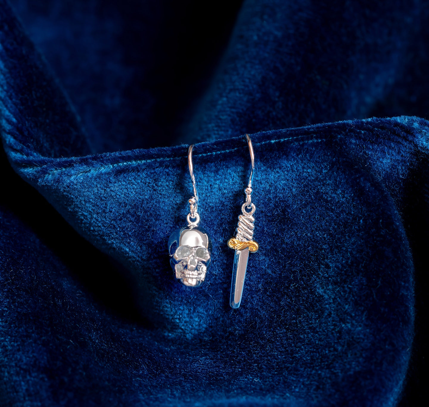 Earrings: Skull And Dagger