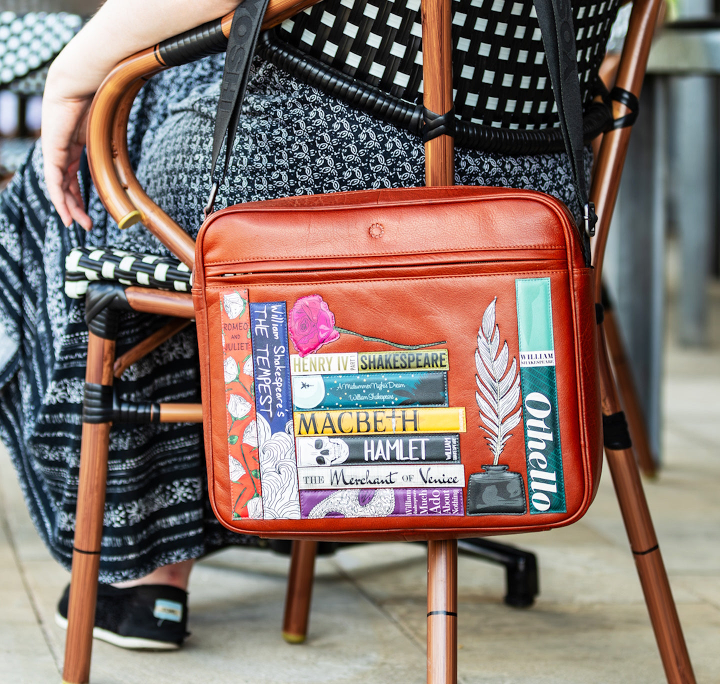 Leather Messenger Bag: Shakespeare Bookworm