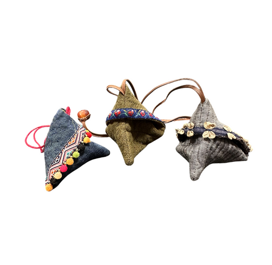 RSC Costume: Triangular Drawstring Coin Bag